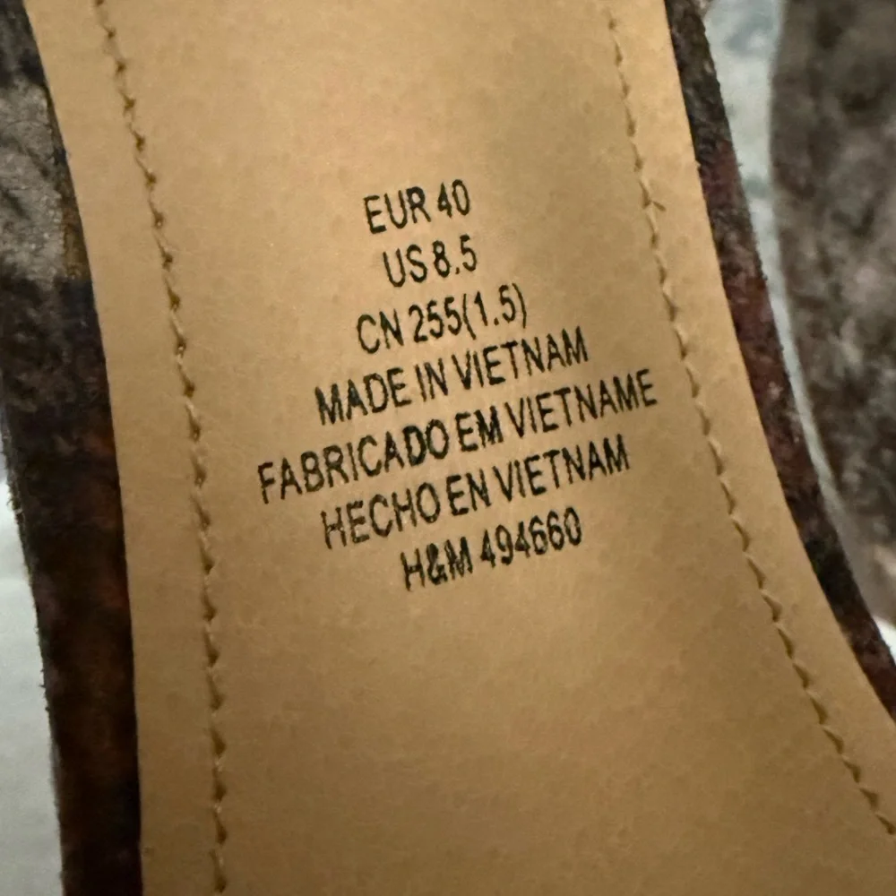 H & M Snakeskin Print Cork Wedge Sandals Brown Tan Size 8.5 Boho Summer